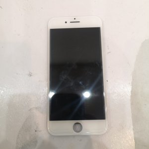 iPhone 8 パネル修理