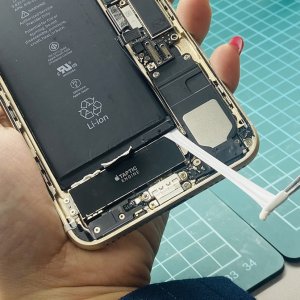 iPhone８ バッテリー交換