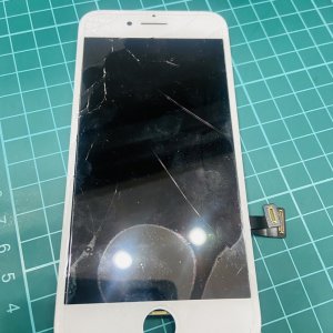 iPhone8 パネル交換