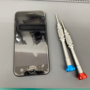 iPhone 7 ガラスパネル交換