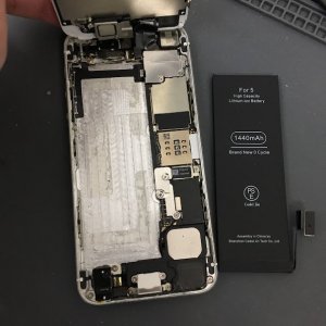 iPhone5 バッテリー交換