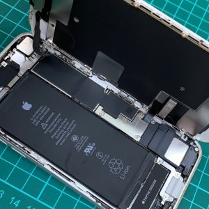 iPhone8　バッテリー交換