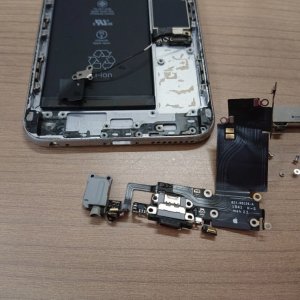 iPhone6SPlus ライトニング修理