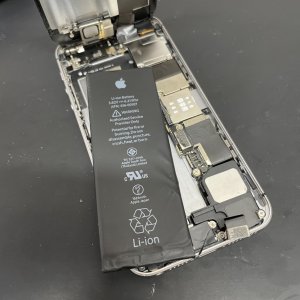 iPhoneSE バッテリー交換修理