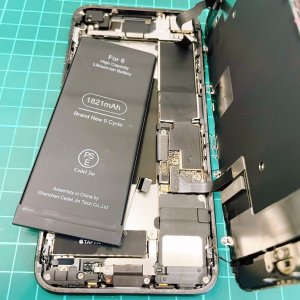 iPhone 8 バッテリー交換