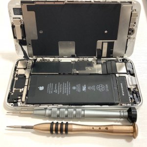 iPhone8 バッテリー交換