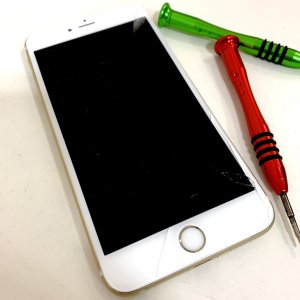 iPhone6SPlus フロントパネル交換