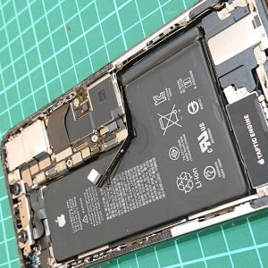 iPhoneXS バッテリー交換