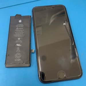 iPhone8バッテリー交換修理