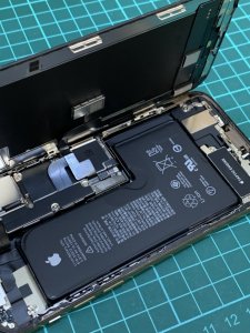 iPhoneXS　バッテリー交換　充電