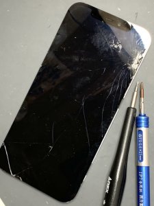 iPhone12pro 液晶交換 画面ひび割れ