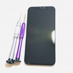 iPhone11Pro 画面にヒビが入ったけどそのままでも大丈夫?→早めの修理をオススメします!