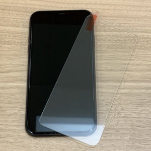 iPhone11　強化ガラスの張り替え