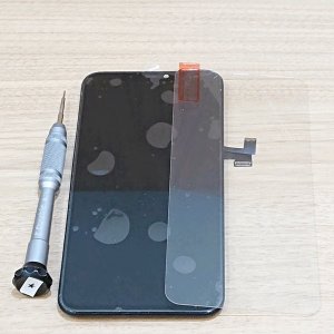 iPhone11 pro MAX 液晶交換 永久保証ガラス張り替え