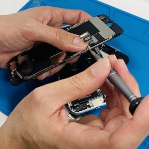 iPhoneSE2フロントパネル交換修理