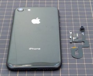 iPhone8 画面誤作動・通話不良修理