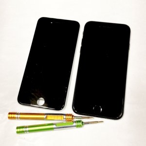 iPhone8液晶交換修理