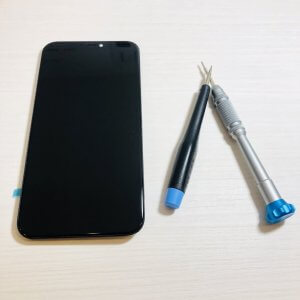 iPhone11画面割れて操作がしにくい…→即日修理‼最短15分で元の綺麗な画面へ!!