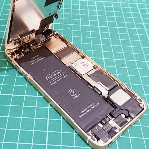 iPhoneSE バッテリー交換