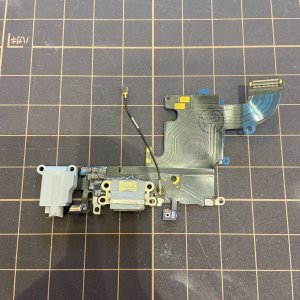 iPhone 6S ライトニング交換