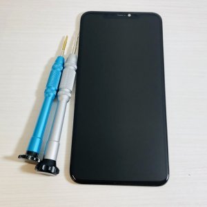iPhone11ProMAX 画面が割れて映らなくなった→液晶交換で解決できます‼︎