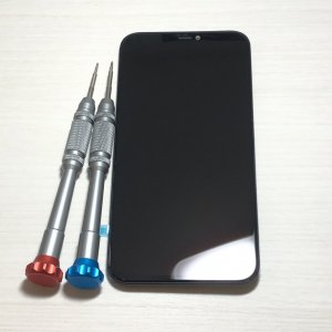 iPhone11 落として画面が割れた→即日修理で直ぐに直せます‼︎強化ガラスで画面の保護もいたします‼︎