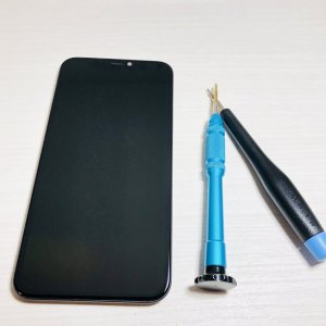 iPhone11Pro 落として画面がバキバキに割れても…→即日修理綺麗な画面へ!!来店時予約不要‼