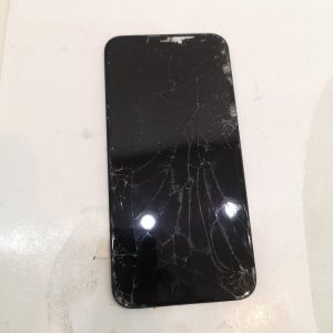 iPhone 11 パネル修理