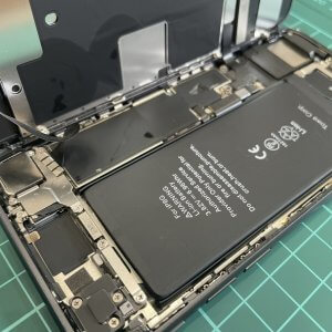 iPhone 8 バッテリー交換