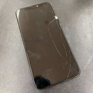 iPhone11Pro パネル交換