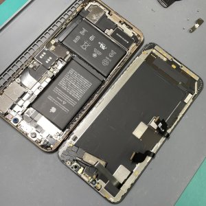 iPhone XSMax バッテリー交換