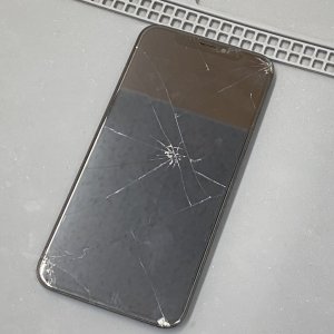 iPhoneXS フロントパネル交換