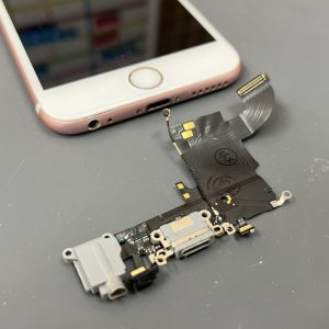 iPhone 6S ライトニング修理