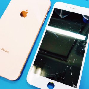 iPhone8Plus フロントパネル交換