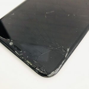 iPhone11 画面割れ…→即日修理!データもそのまま!