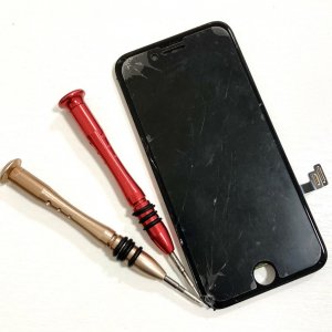 iPhone8 フロントパネル交換