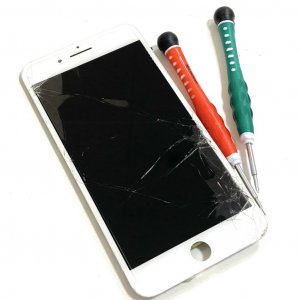 iPhone8Plus フロントパネル 交換