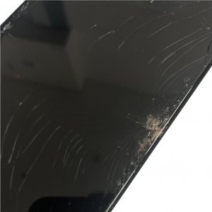 iPhone11 画面がバキバキに…!!即日最安で修理可能です!!