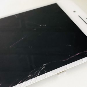 iPhone７画面割れ…→お任せください！即修理致します！予約不要！