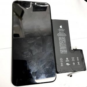 iPhone 11 Pro MAX 画面・バッテリー　交換