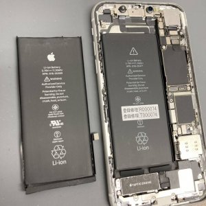 iPhone XR バッテリー交換修理
