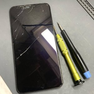 iPhoneXSmax ガラスパネル交換