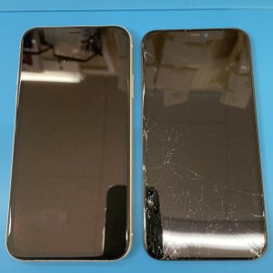 iPhone11 フロントパネル交換修理