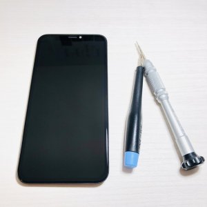 iPhoneX落とした時に画面が割れ、バッテリーの容量も気になる…→当店なら同時修理も即日で可能!!ただいまキャンペーン中!!