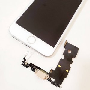 iPhone8 ライトニング修理