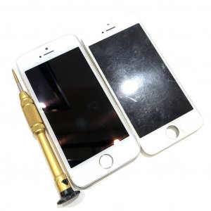 iPhone5S 液晶交換