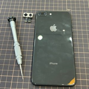 iPhone8Plus アウトカメラ修理