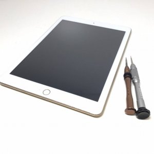 iPad6 液晶交換修理