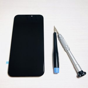 iPhone11パネルが割れてタッチ操作もできない…→即日解決!!永久強化ガラス貼り付けキャンペーン中!!
