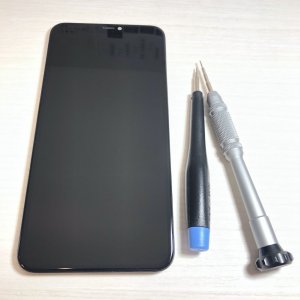 iPhone11ProMax 画面のヒビが広がってきた…→20分で即日修理!!「iPhone修理満足度第1位」の当店にお任せください!!